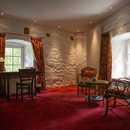 Hotel Burg Kerpen Illingen  ภายนอก รูปภาพ