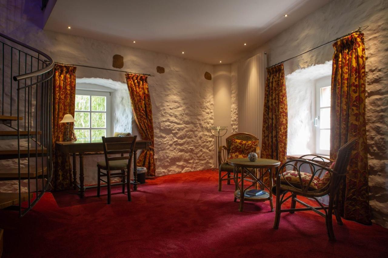 Hotel Burg Kerpen Illingen  ภายนอก รูปภาพ